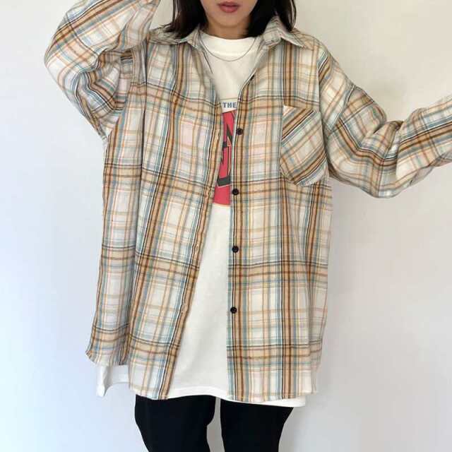 チェックシャツ