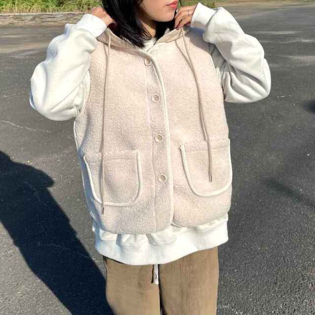 ニットフードボアベスト