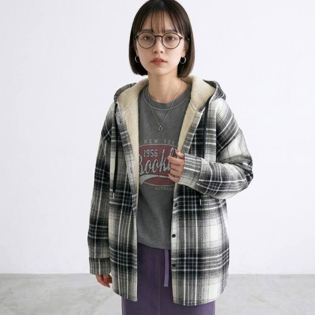 暖フードチェックシャツ