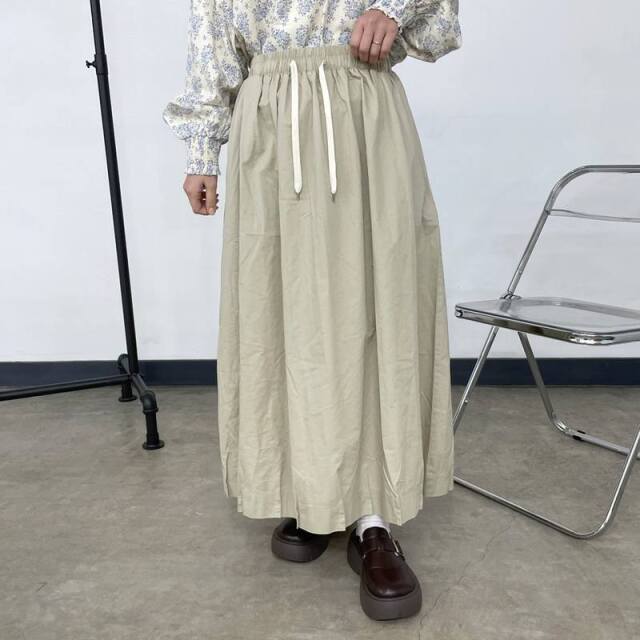 薄ツイル裾タックコクーンスカート