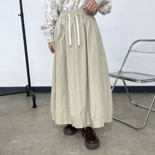 薄ツイル裾タックコクーンスカート