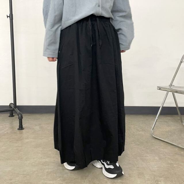 薄ツイル裾タックコクーンスカート