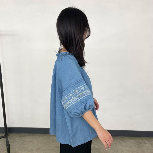 デニム刺繍プルオーバー