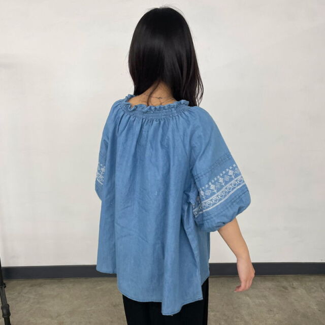 デニム刺繍プルオーバー