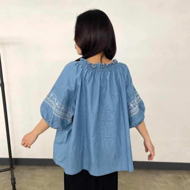 デニム刺繍プルオーバー