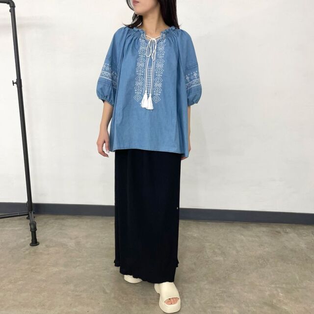 デニム刺繍プルオーバー