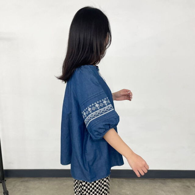 デニム刺繍プルオーバー