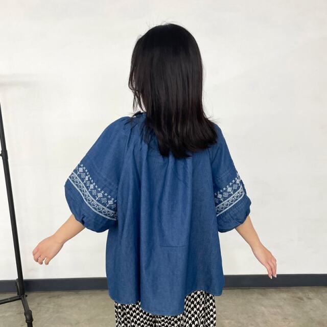 デニム刺繍プルオーバー
