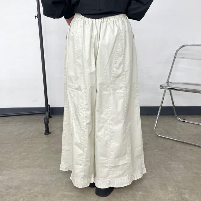 裾フリルツイルパンツ