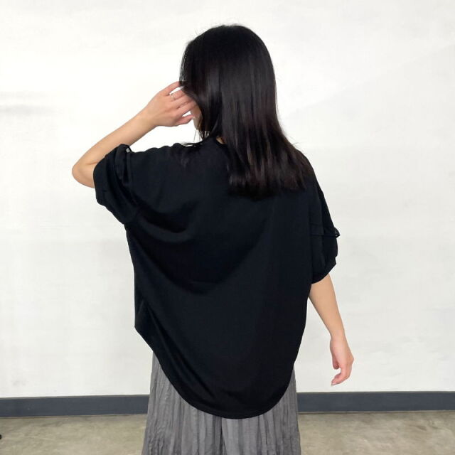 袖フリル花モチーフT