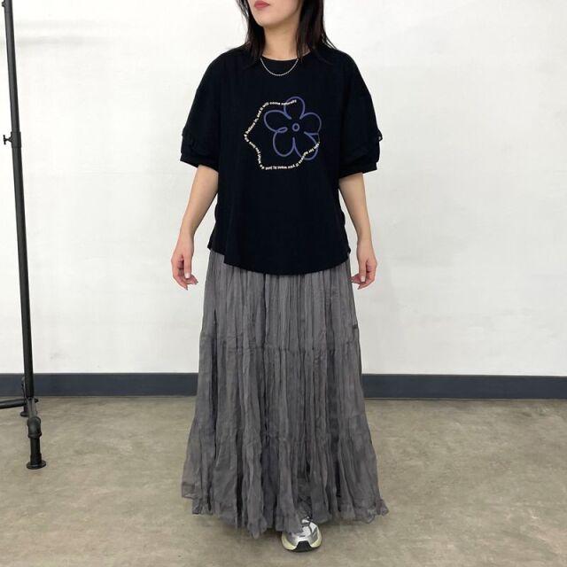 袖フリル花モチーフT