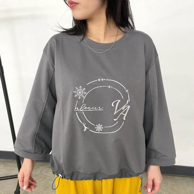 刺繍モチーフ切替プルオーバー
