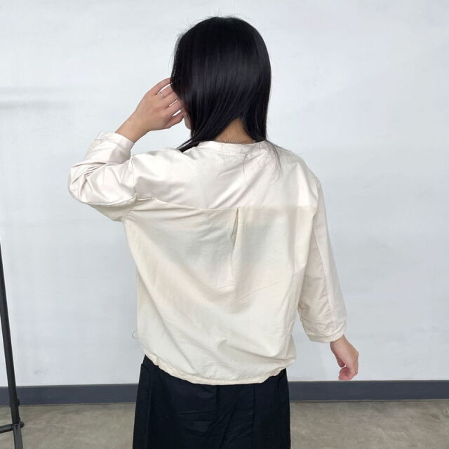 刺繍モチーフ切替プルオーバー