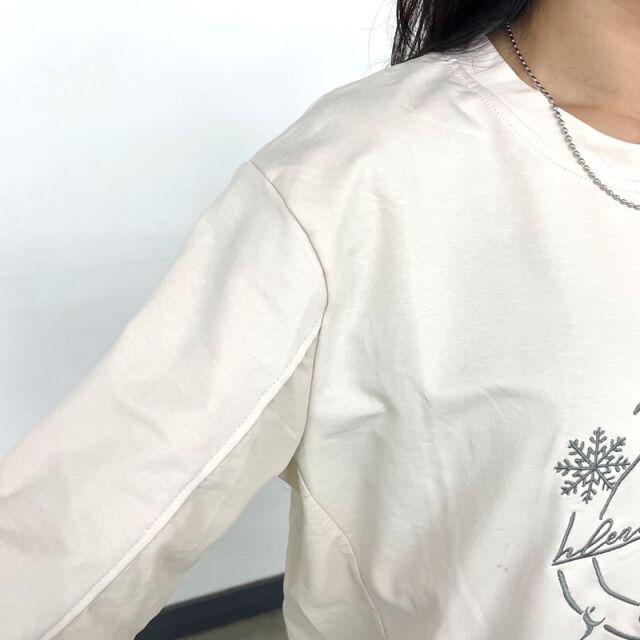 刺繍モチーフ切替プルオーバー