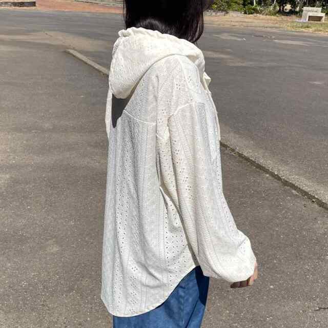 レースフードシャツ