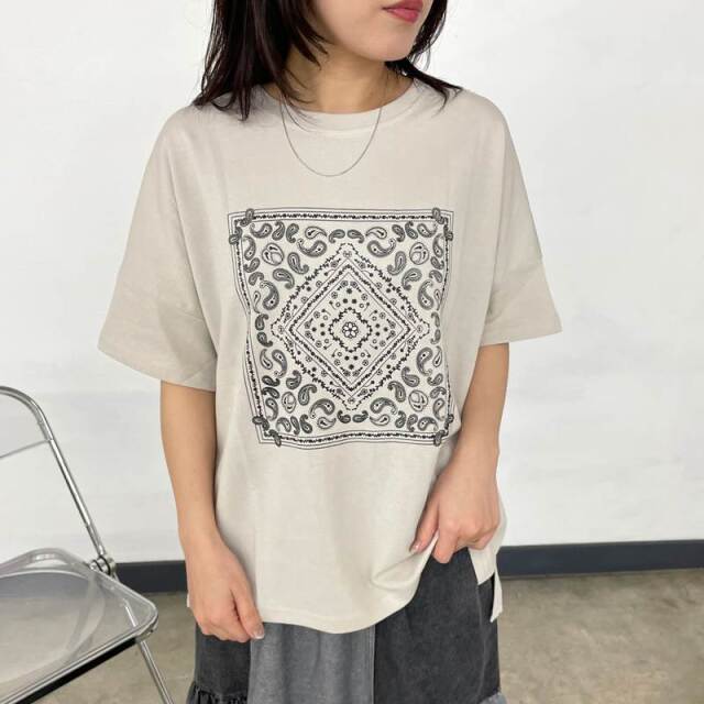 ペイズリーTシャツ