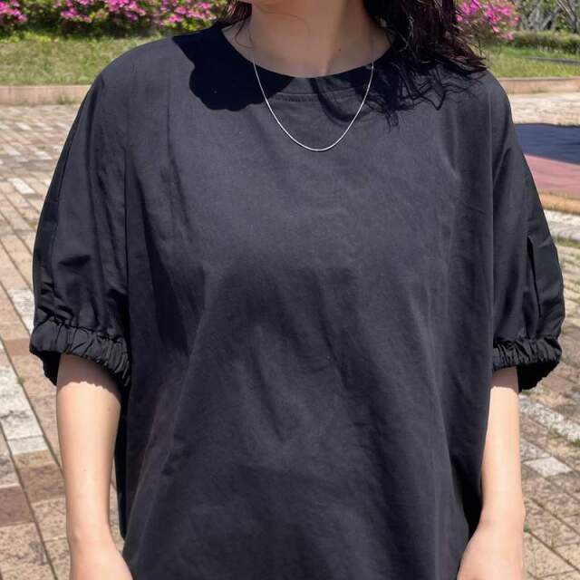 バック布帛切替プルオーバー