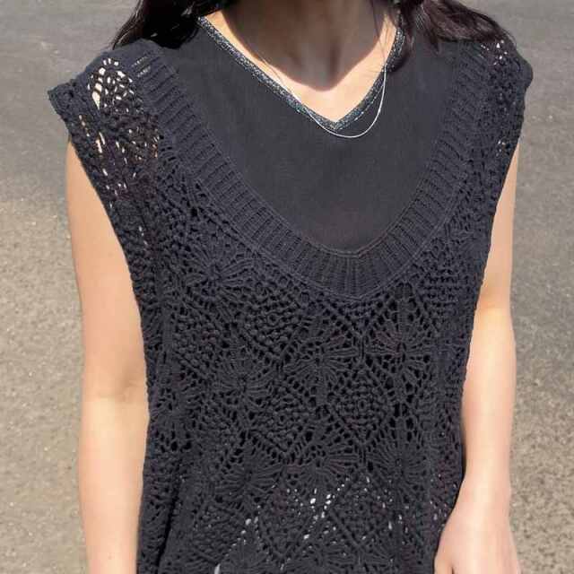 Ｖネッククロシェベスト