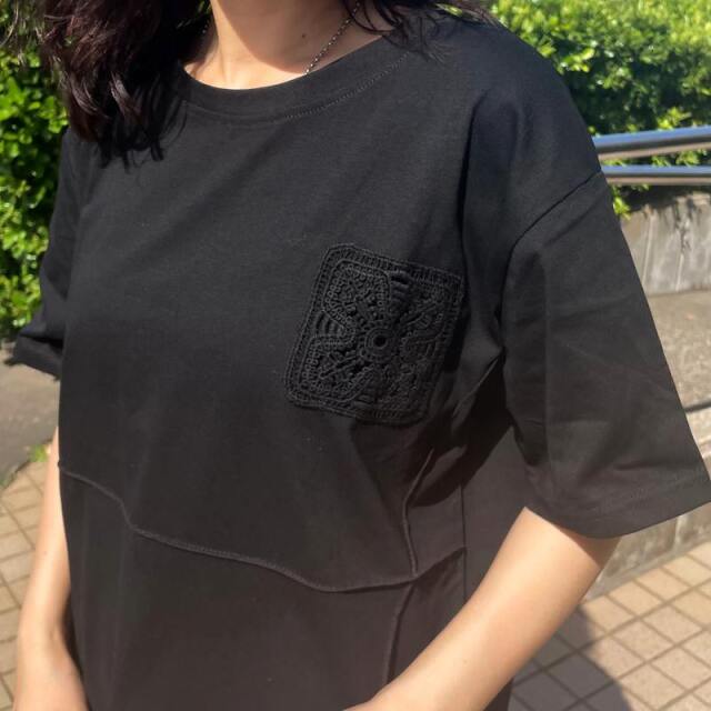 クロシェ貼付プルオーバー