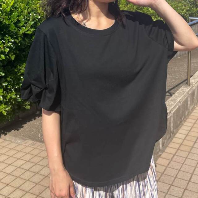 袖ネジリプルオーバー