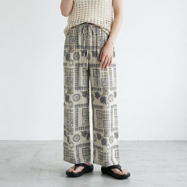 柄ワイドパンツ
