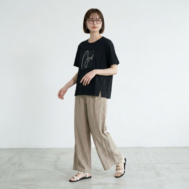 刺繍ロゴ貼付プルオーバー