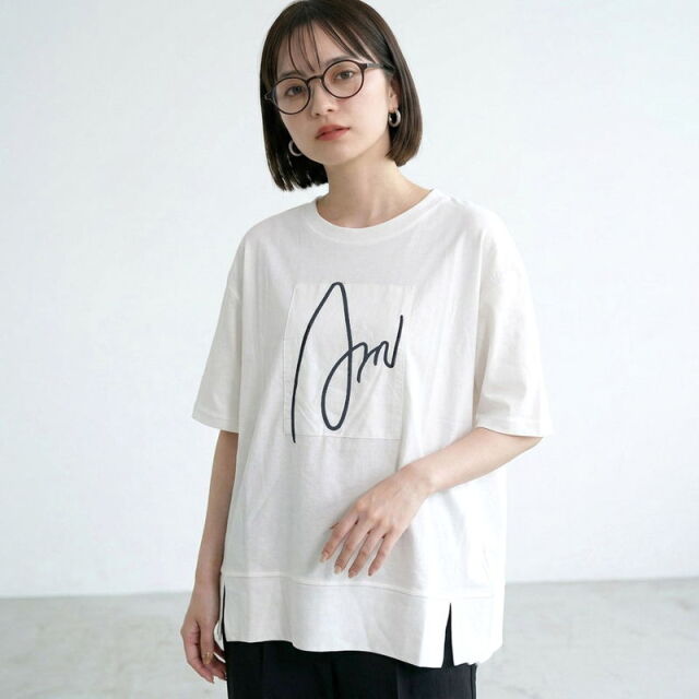 刺繍ロゴ貼付プルオーバー