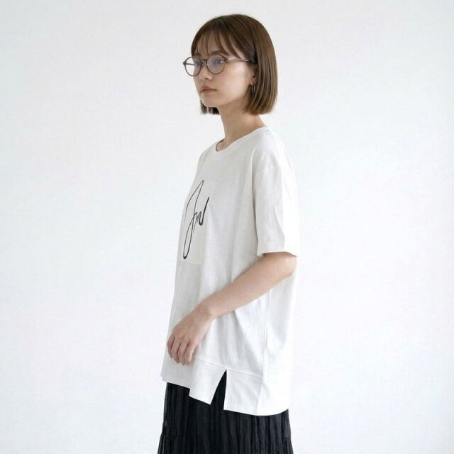 刺繍ロゴ貼付プルオーバー