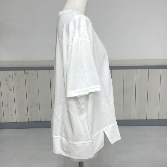 刺繍ロゴ貼付プルオーバー