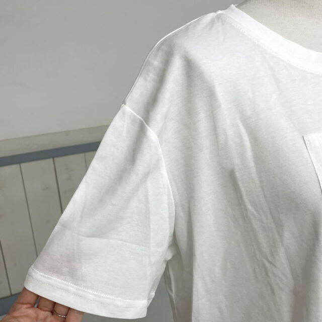 刺繍ロゴ貼付プルオーバー