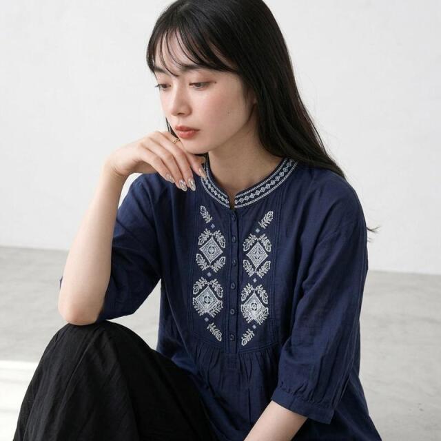 刺繍ブラウス