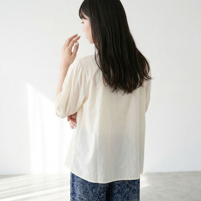 刺繍ブラウス