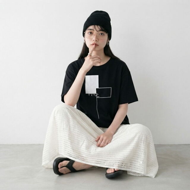 刺繍貼付ドロストプルオーバー