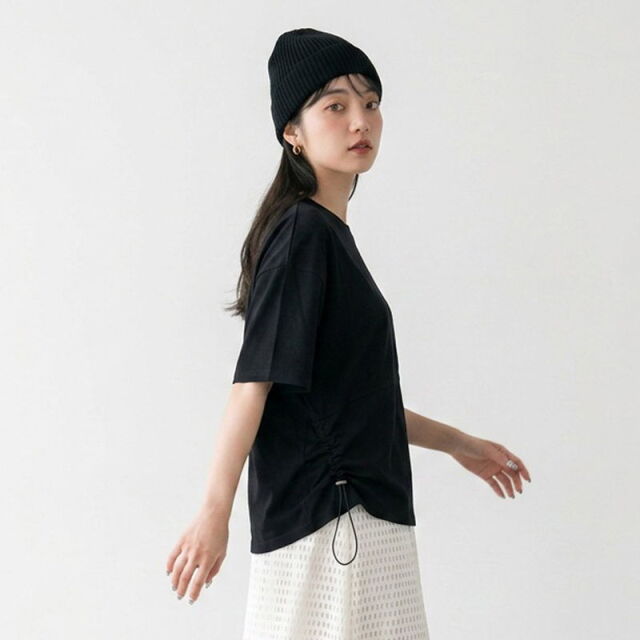 刺繍貼付ドロストプルオーバー