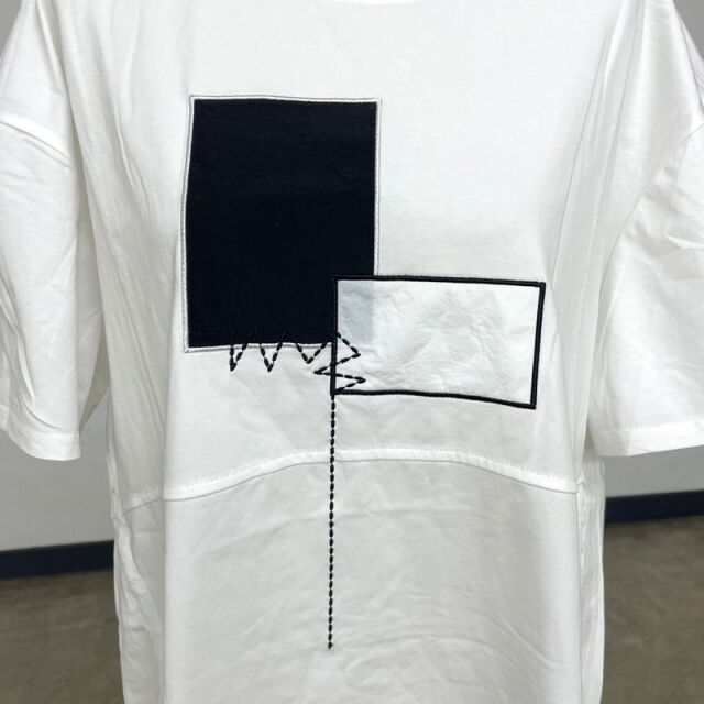刺繍貼付ドロストプルオーバー