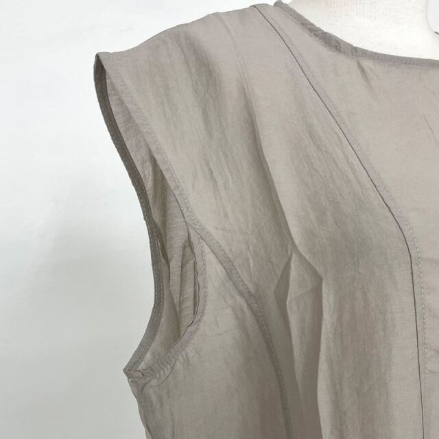 ノースリフレアープルオーバー