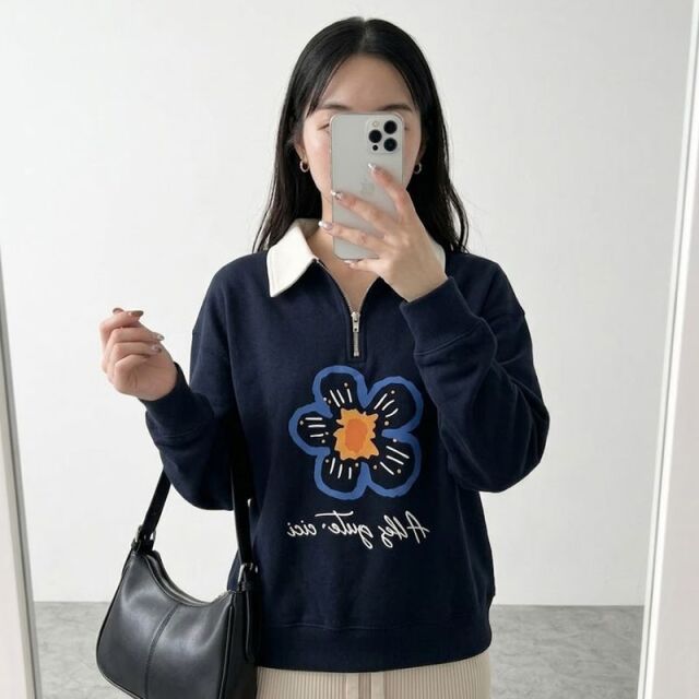 襟付モチーフプリントプルオーバー