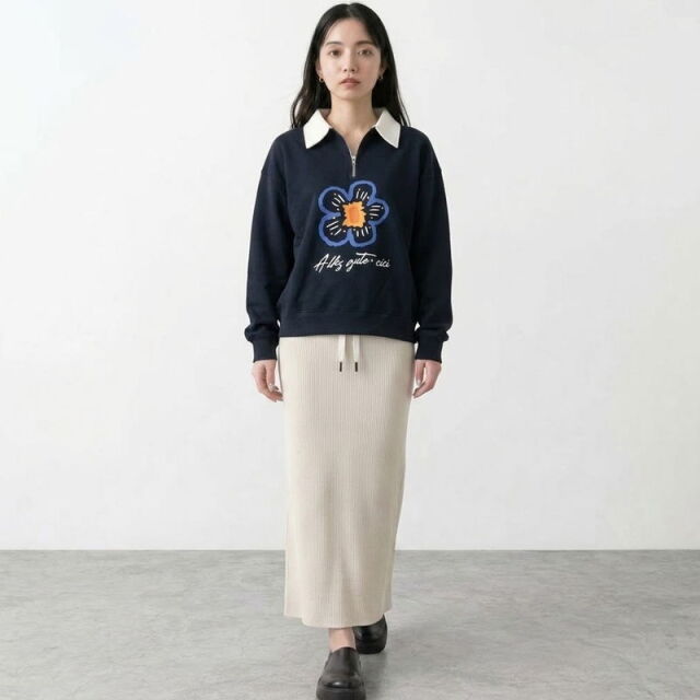 襟付モチーフプリントプルオーバー
