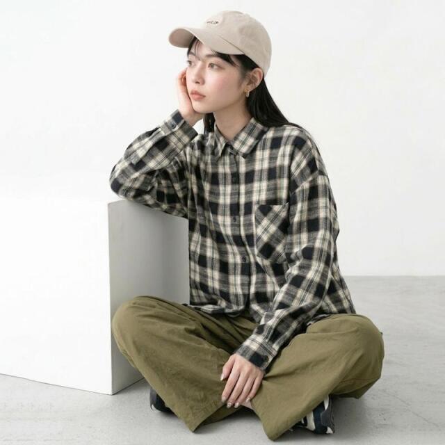 チェックシャツ