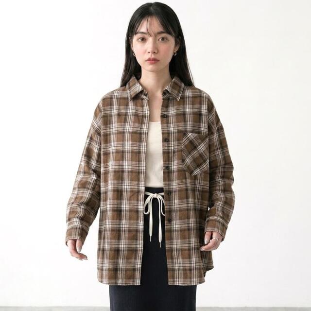 チェックシャツ
