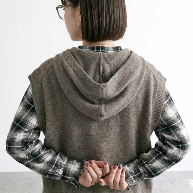 ニットフードZIPベスト