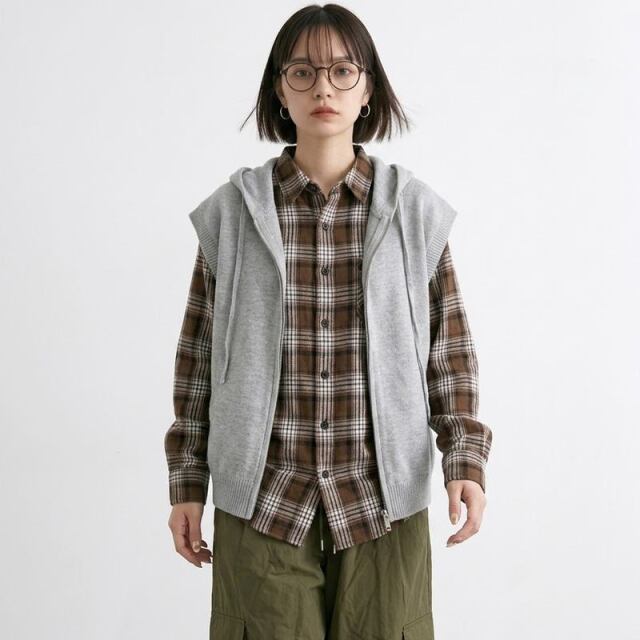 ニットフードZIPベスト