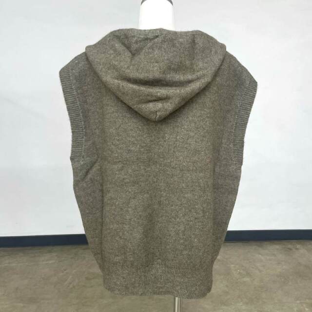 ニットフードZIPベスト