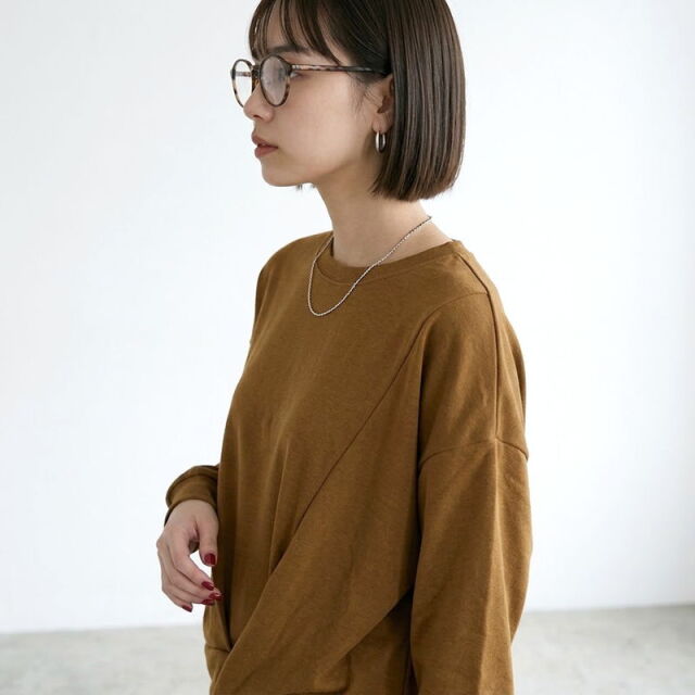 裾タックプルオーバー