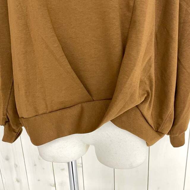 裾タックプルオーバー