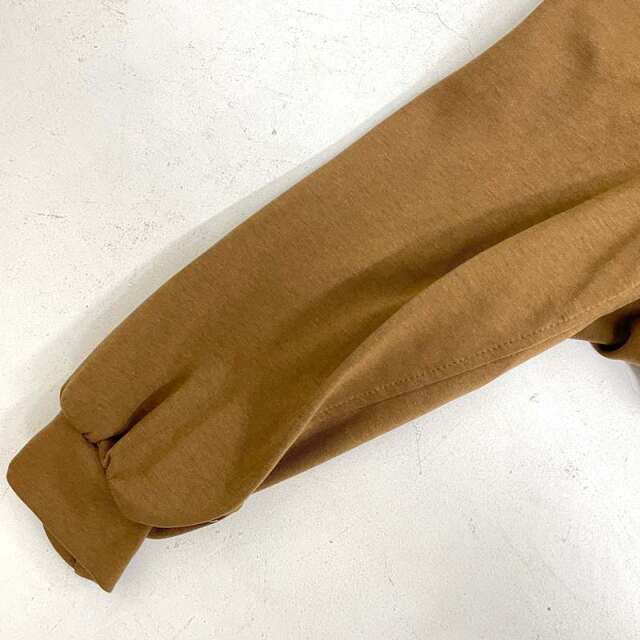 裾タックプルオーバー