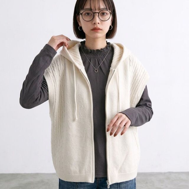 ケーブル切替ZIPフードベスト
