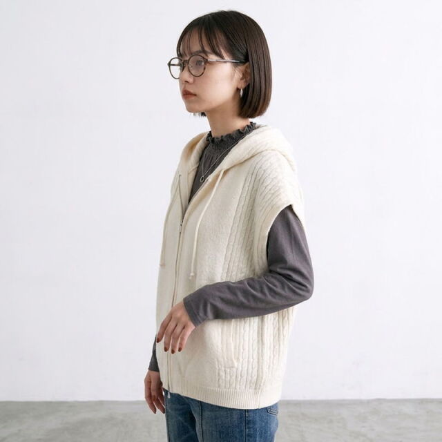 ケーブル切替ZIPフードベスト