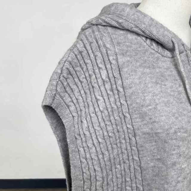 ケーブル切替ZIPフードベスト