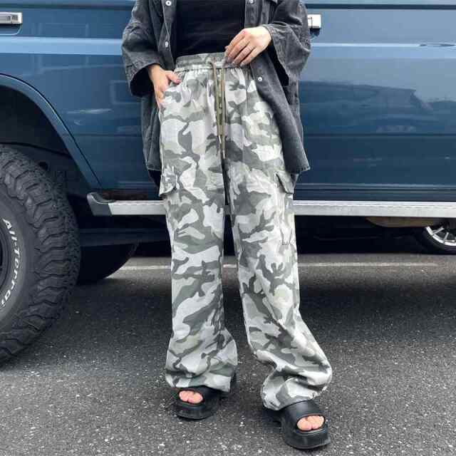 迷彩カーゴパンツ